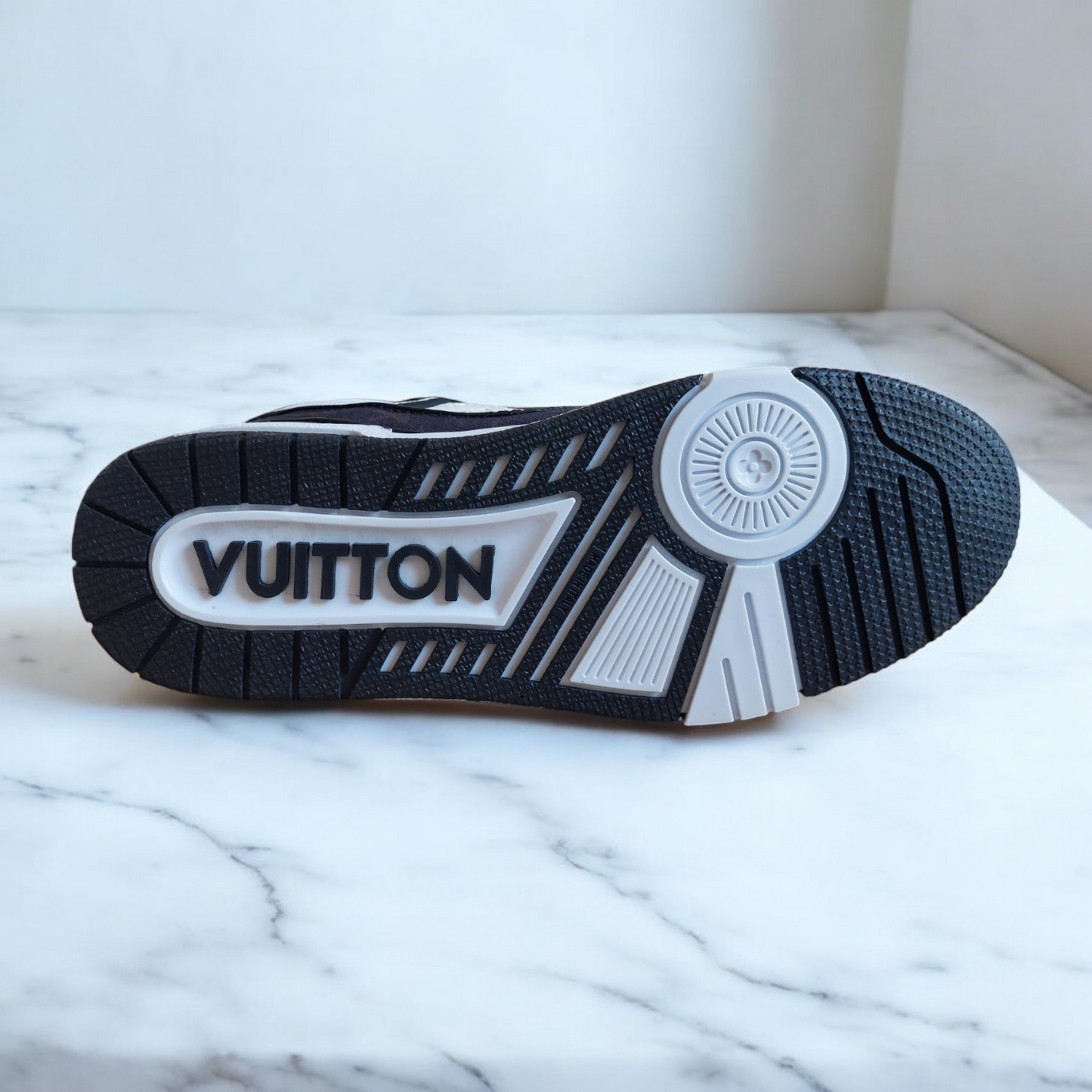 Louis Vuitton Trainers Cloth