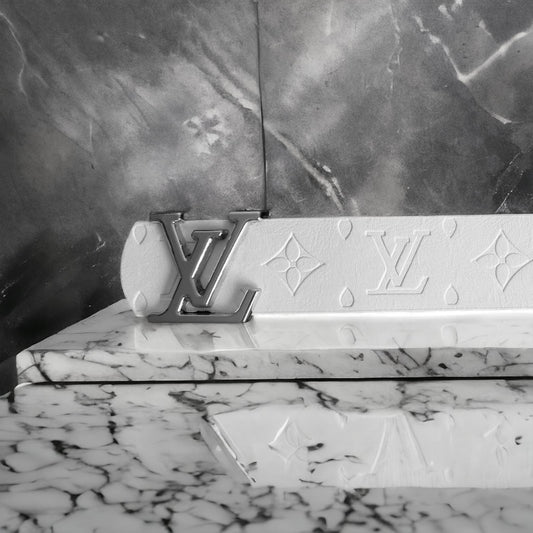 Curea LV White Graven Silver